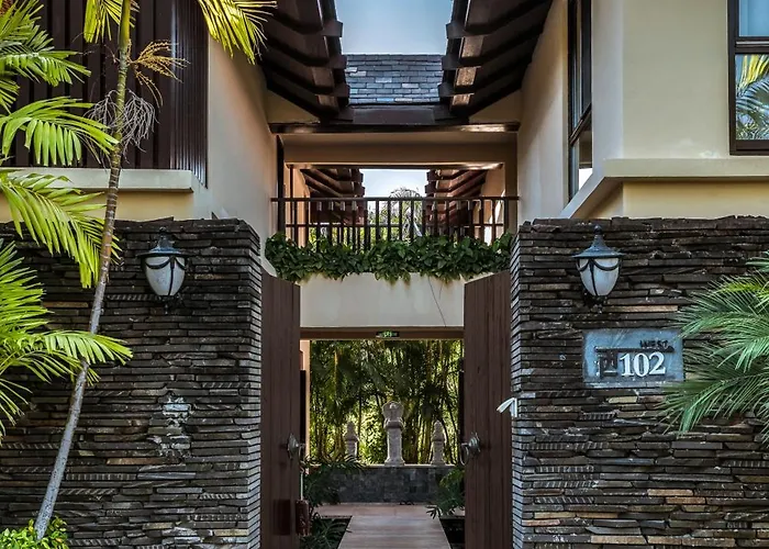 Sanya Yalong Bay Villas & Spa