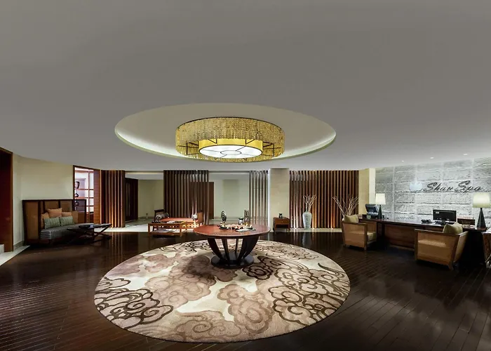 Pullman Oceanview Sanya Bay Resort & Spa